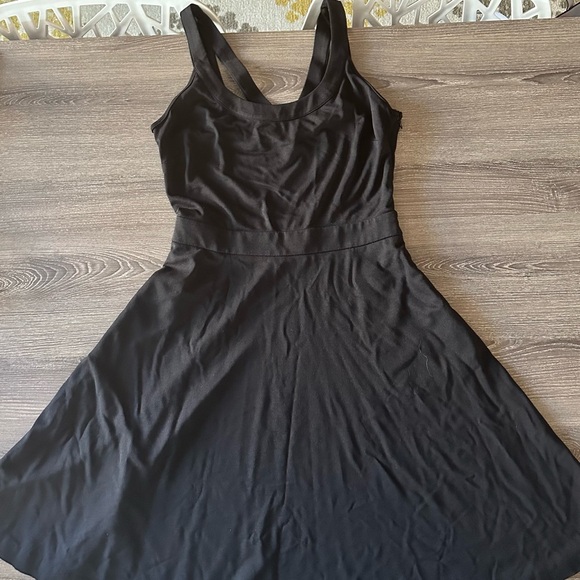 Banana Republic Knit Fit & Flare Subtle Cutout Back Dress 4 - Picture 2 of 10